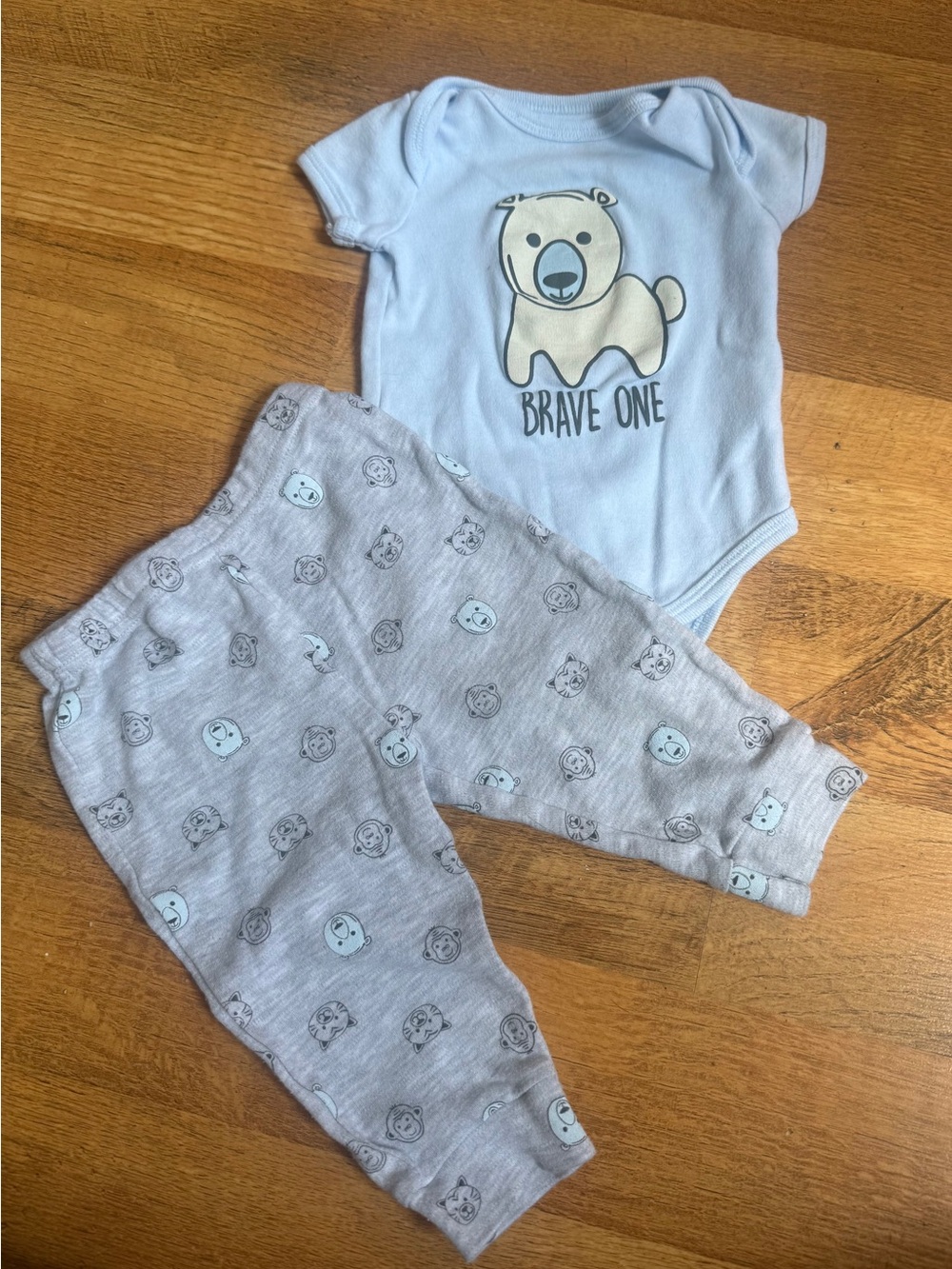 Boys 6-9m weeplay blue and grey bear, cats and gorilla onesie and pants outfit